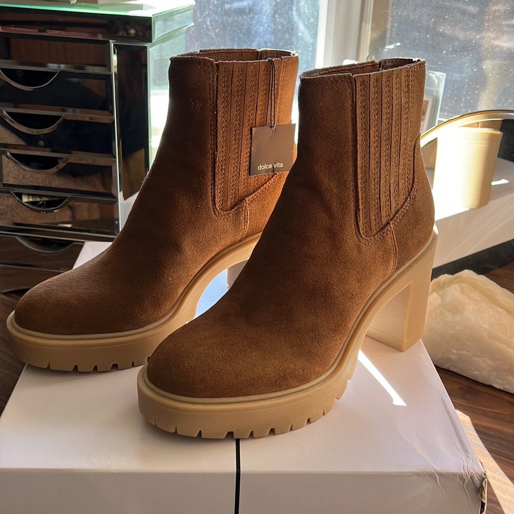 NWT Dolce Vita Caster H2O booties